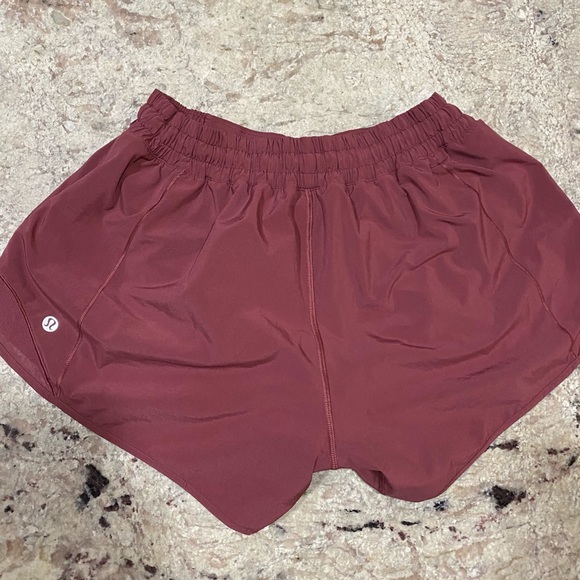lululemon athletica Pants - ROSE Mauve Hotty Hot Lululemon Shorts SZ 10 RARE